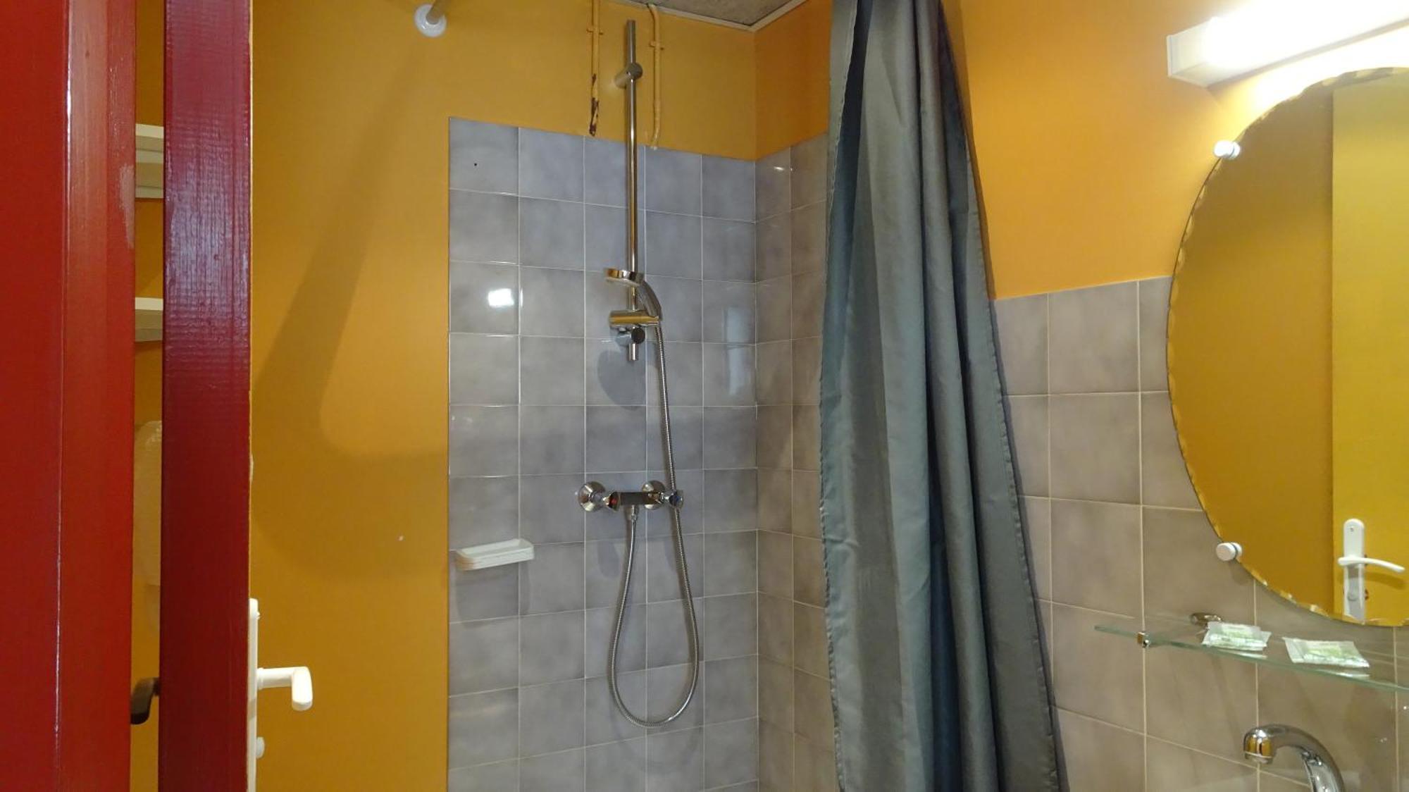 Studio Gites Au Pont De La Gineze Barjac  Zewnętrze zdjęcie